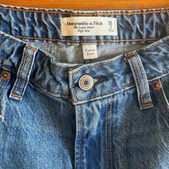 SOLD • CURVE LOVE HIGH RISE LOOSE SHORT - Picture 2 of 5